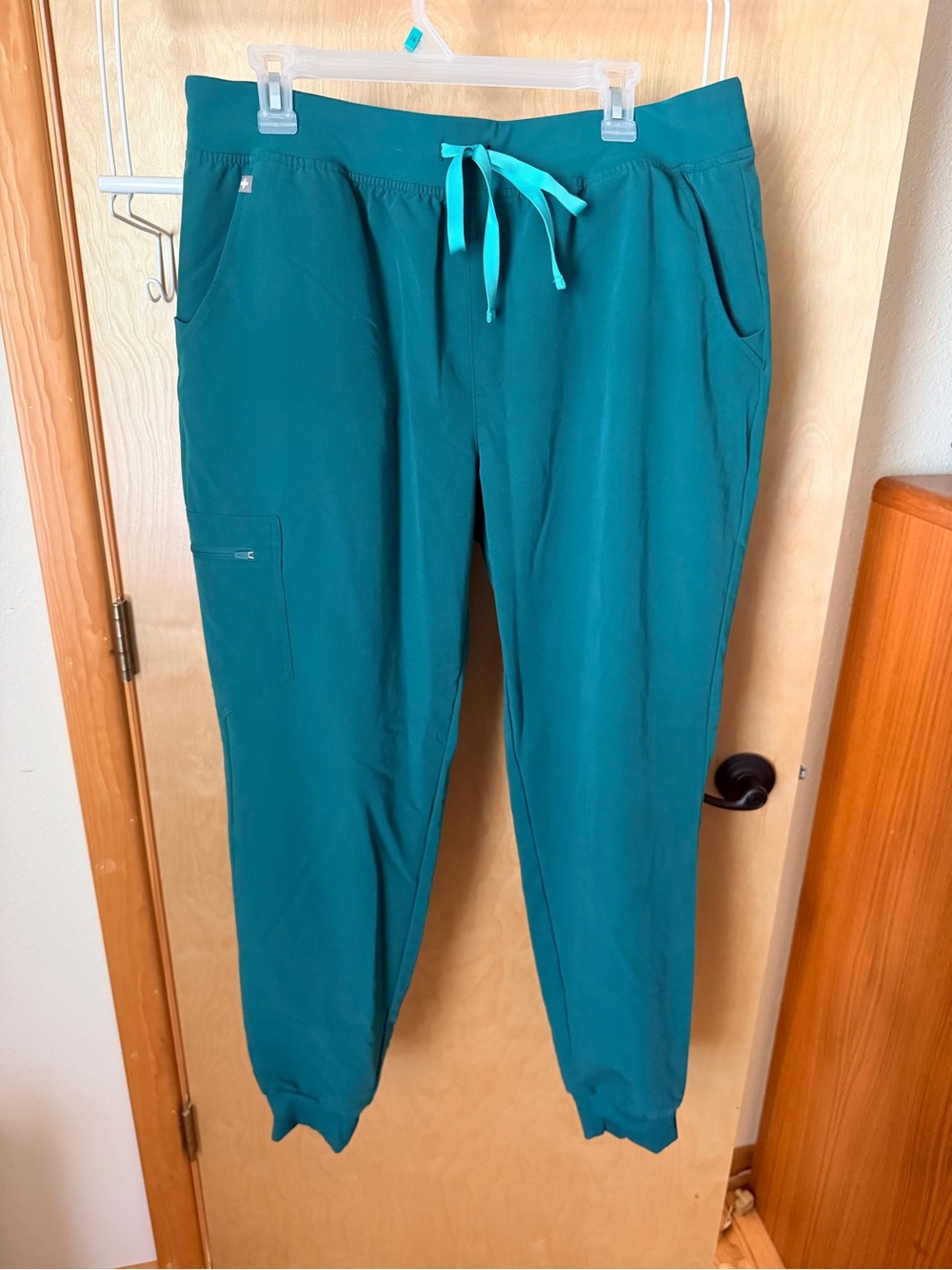 FIGS Zamora Hunter Green Jogger Pants with Drawstring, size Tall XL